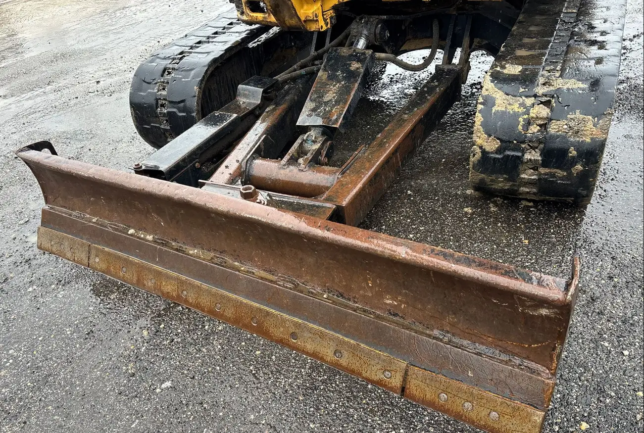 2017 Caterpillar 305E2 mini excavator For Sale | Low Hours | Live Auction