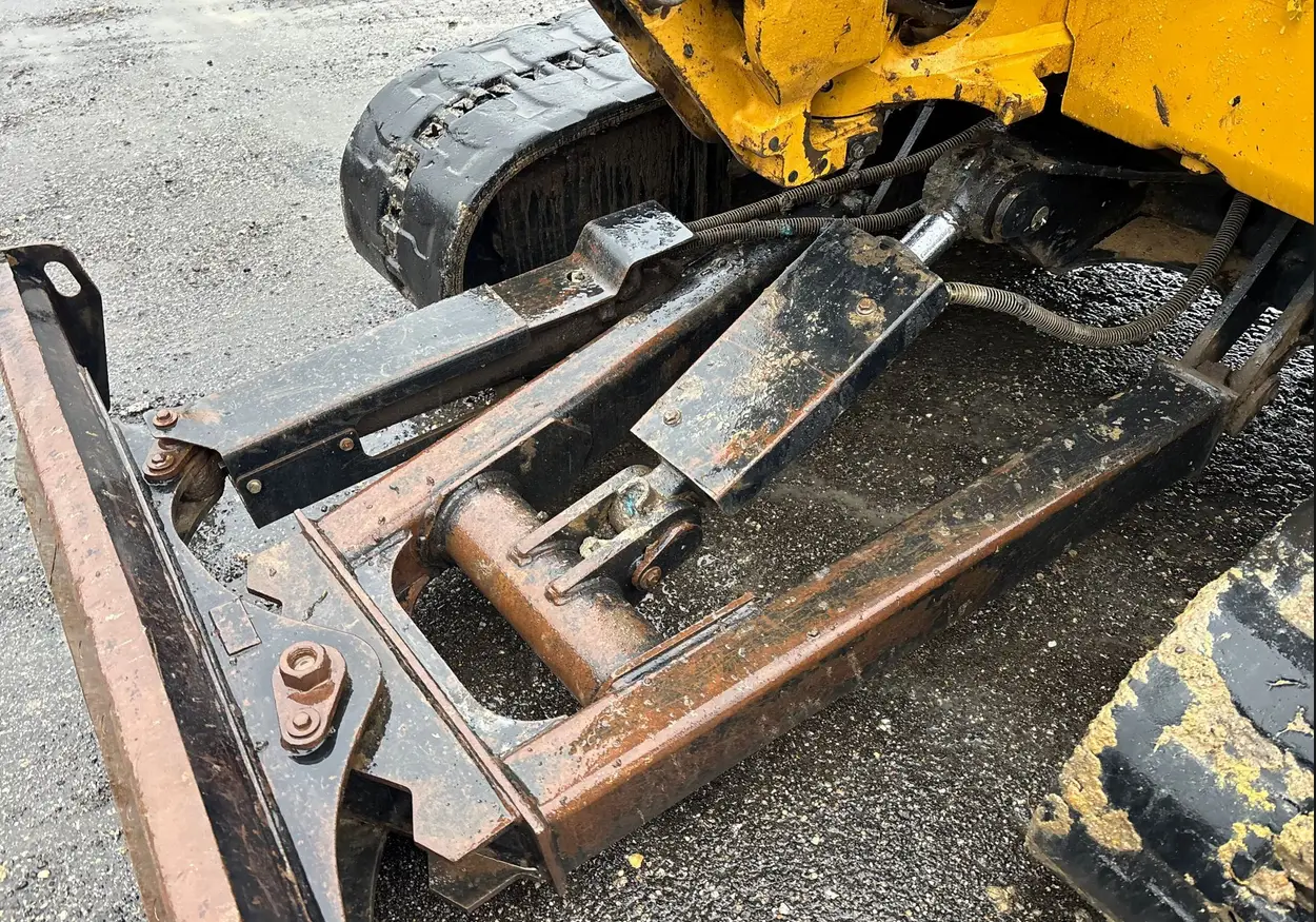 2017 Caterpillar 305E2 mini excavator For Sale | Low Hours | Live Auction