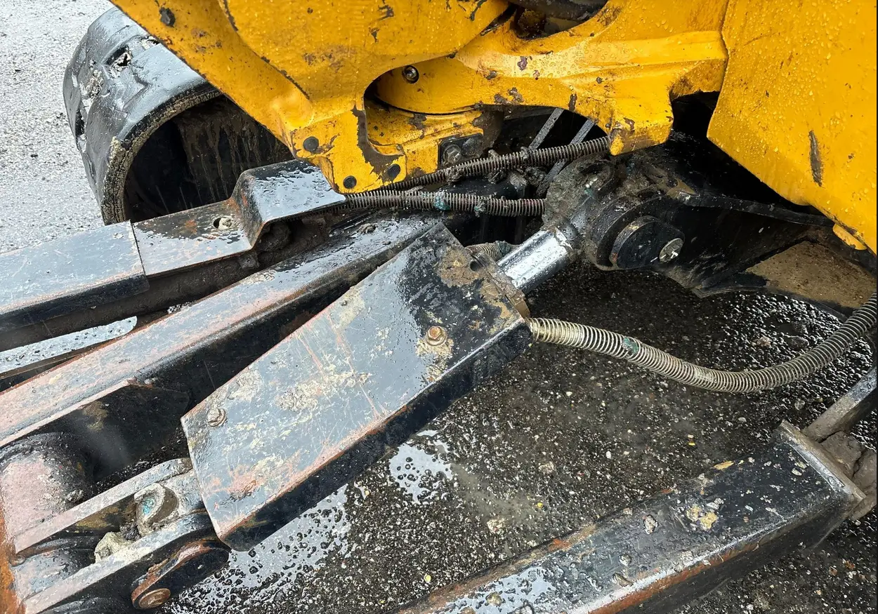 2017 Caterpillar 305E2 mini excavator For Sale | Low Hours | Live Auction