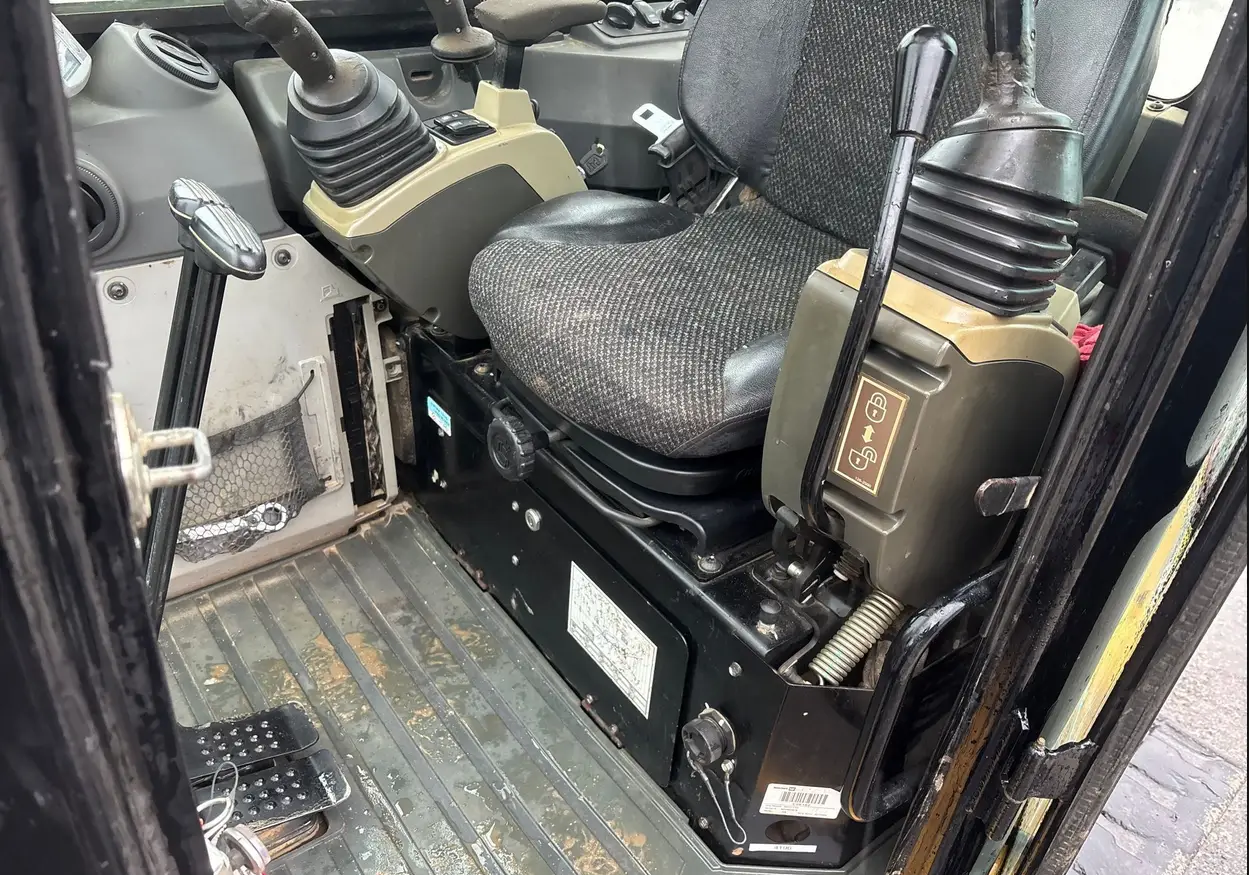 2017 Caterpillar 305E2 mini excavator For Sale | Low Hours | Live Auction