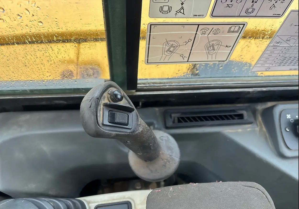 2017 Caterpillar 305E2 mini excavator For Sale | Low Hours | Live Auction