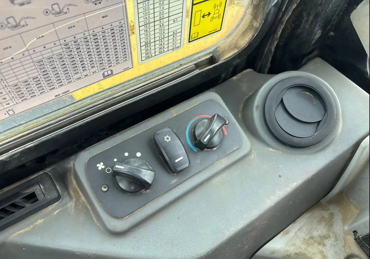 2017 Caterpillar 305E2 mini excavator For Sale | Low Hours | Live Auction