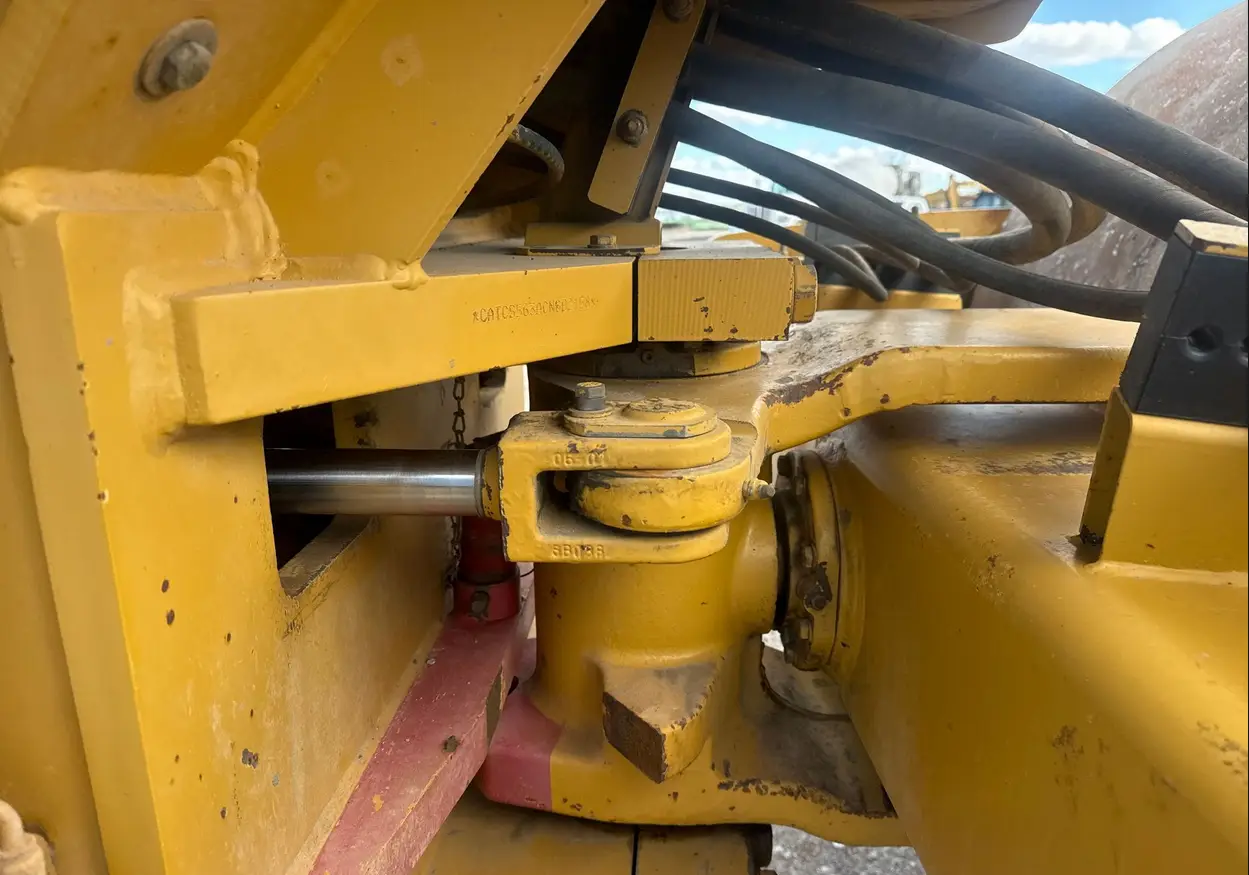 2007 Caterpillar CS563 single drum vibratory roller