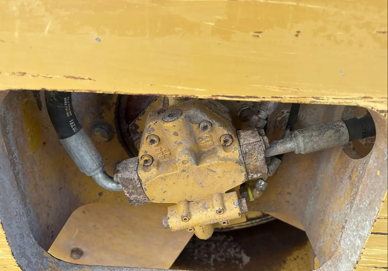 2007 Caterpillar CS563 single drum vibratory roller