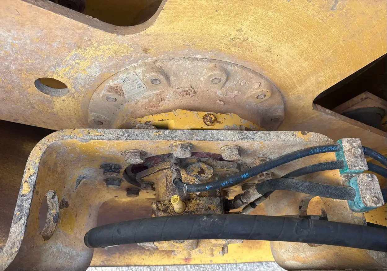 2007 Caterpillar CS563 single drum vibratory roller