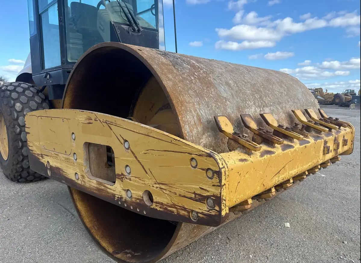 2007 Caterpillar CS563 single drum vibratory roller