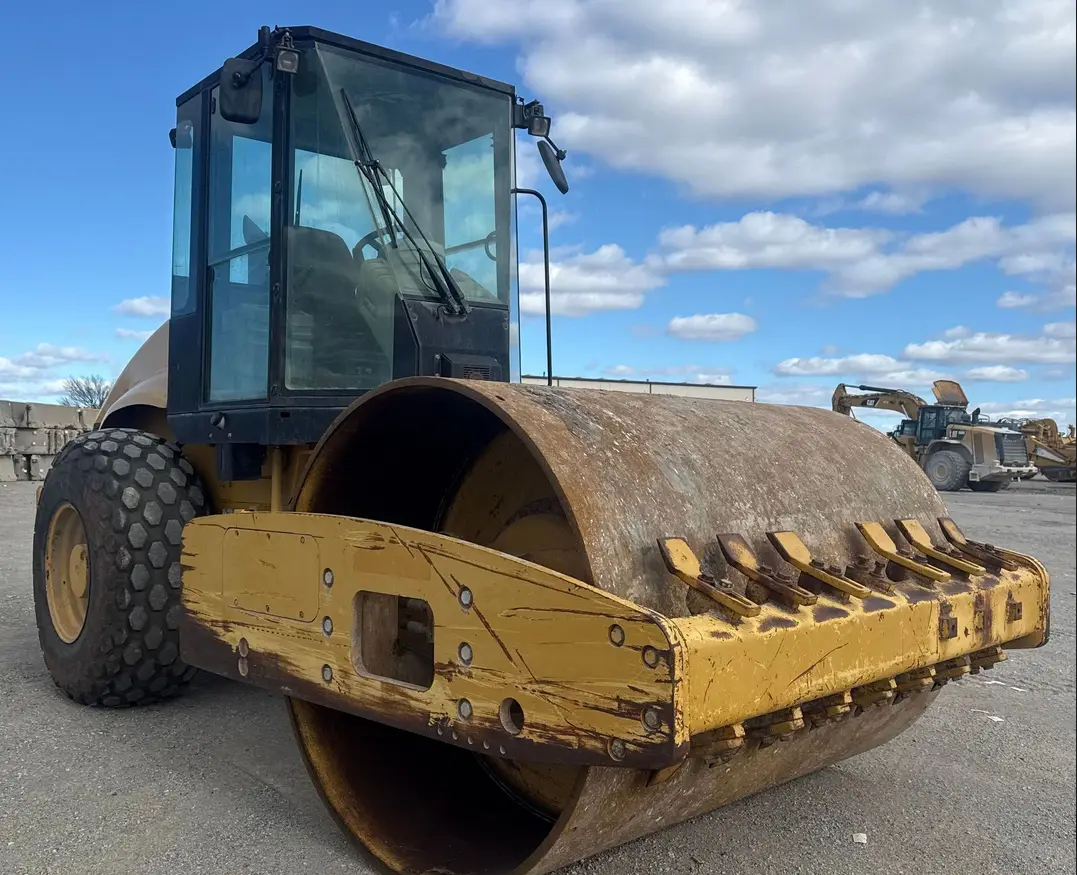 2007 Caterpillar CS563 single drum vibratory roller