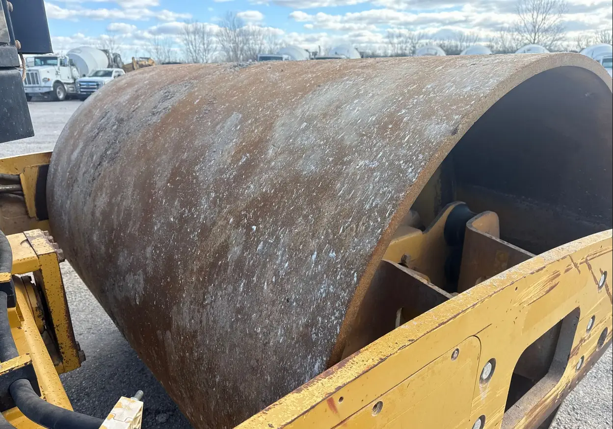 2007 Caterpillar CS563 single drum vibratory roller