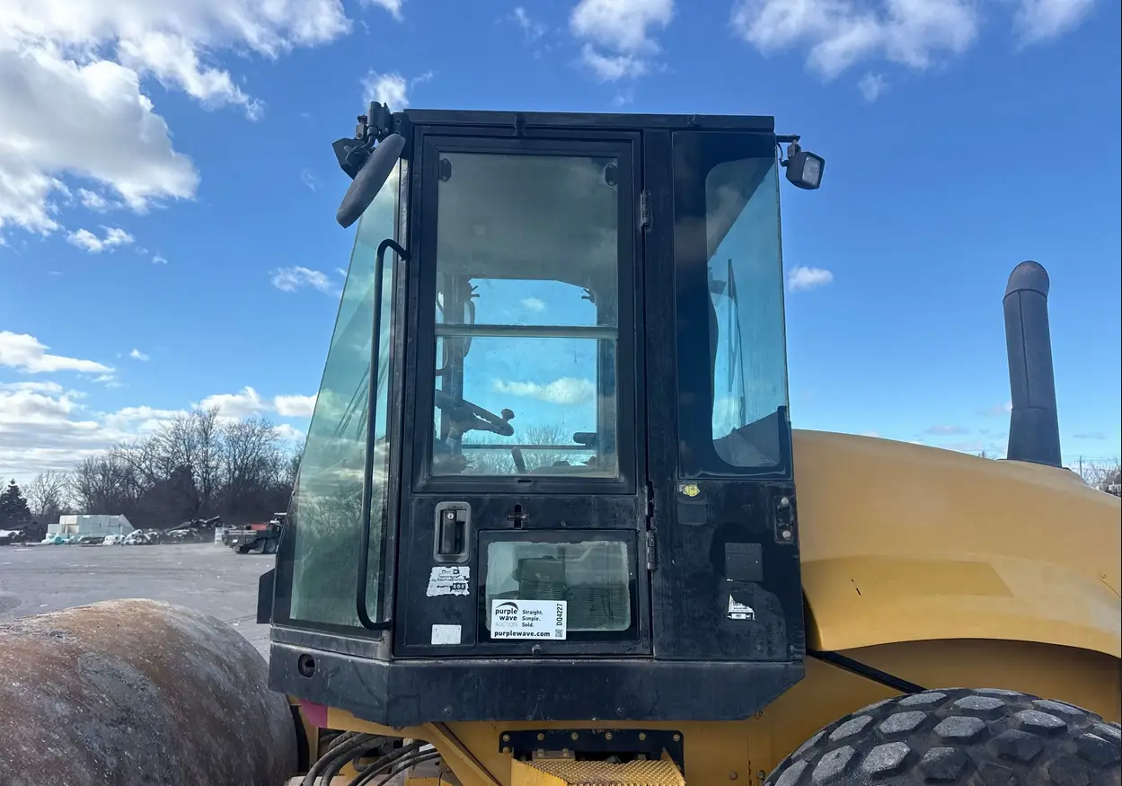 2007 Caterpillar CS563 single drum vibratory roller