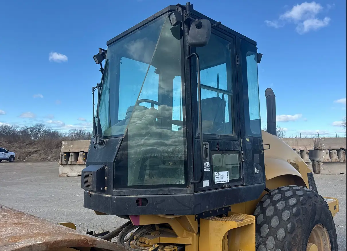 2007 Caterpillar CS563 single drum vibratory roller