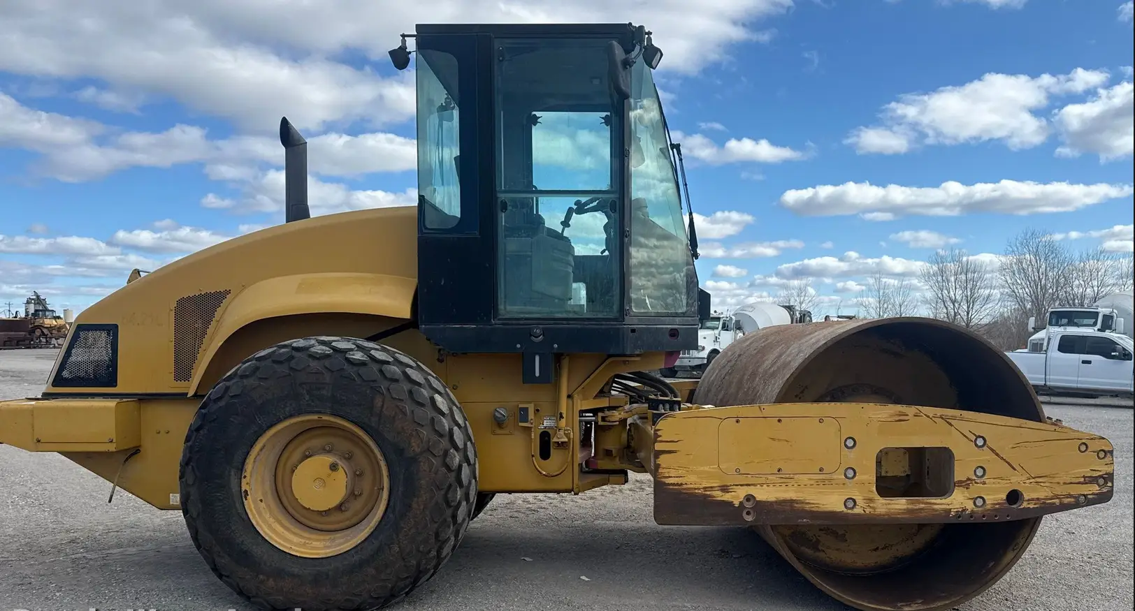 2007 Caterpillar CS563 single drum vibratory roller