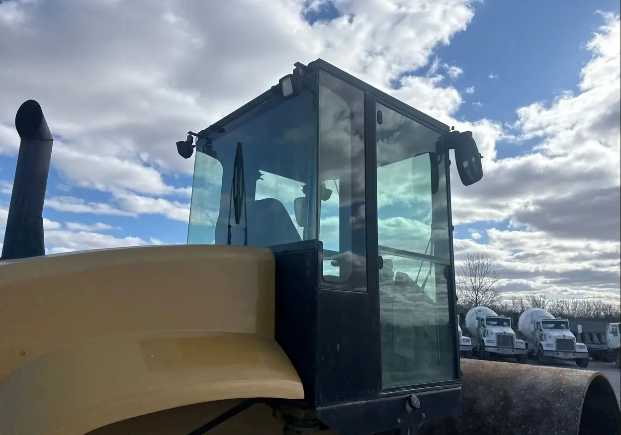 2007 Caterpillar CS563 single drum vibratory roller