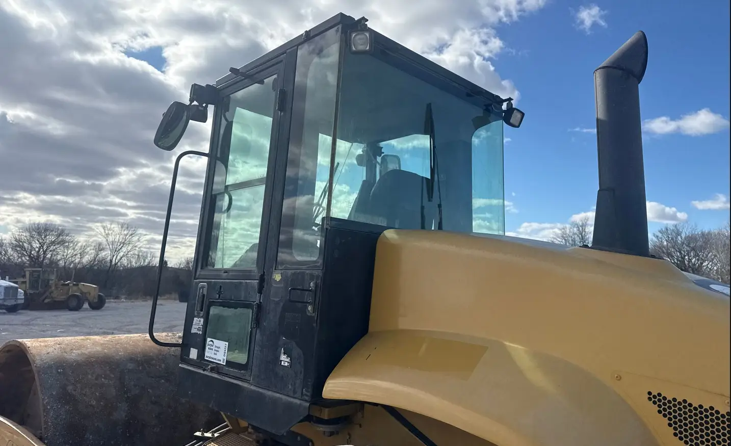 2007 Caterpillar CS563 single drum vibratory roller