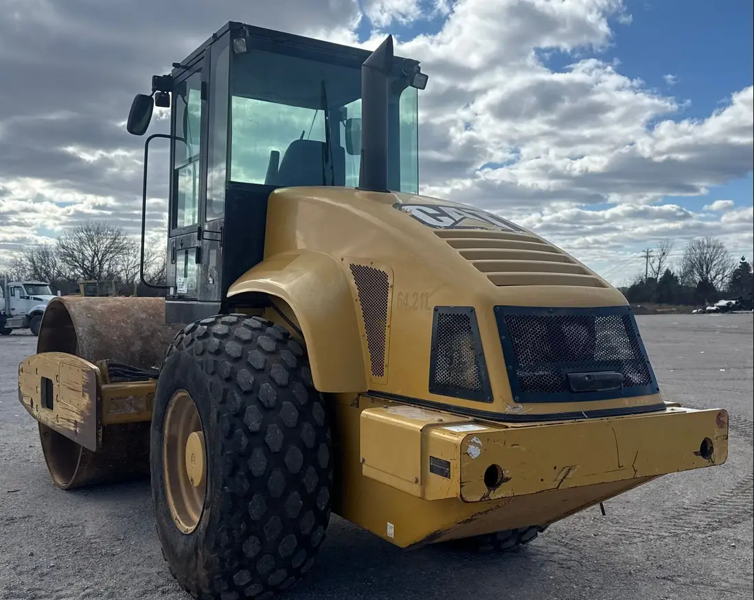 2007 Caterpillar CS563 single drum vibratory roller
