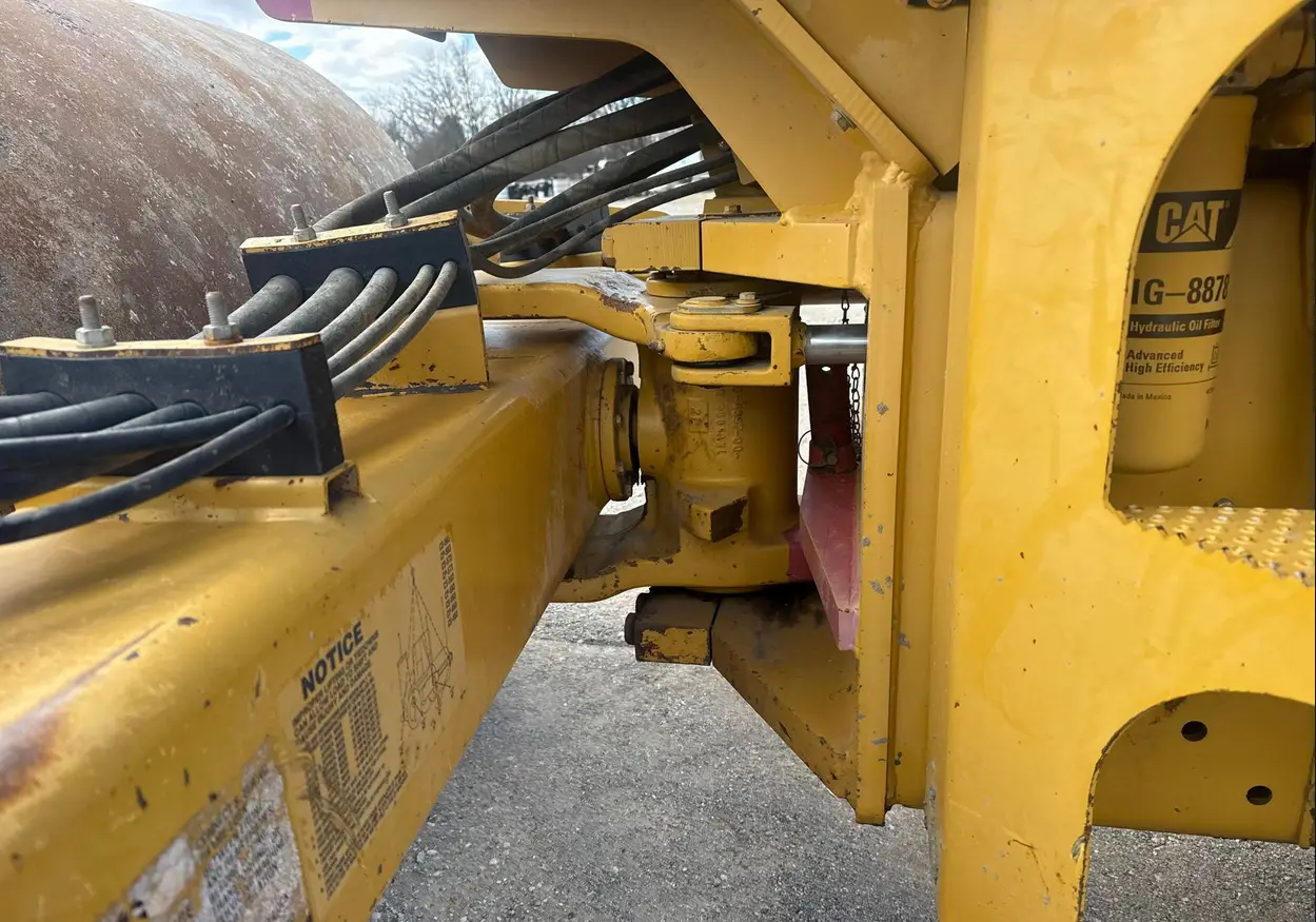 2007 Caterpillar CS563 single drum vibratory roller
