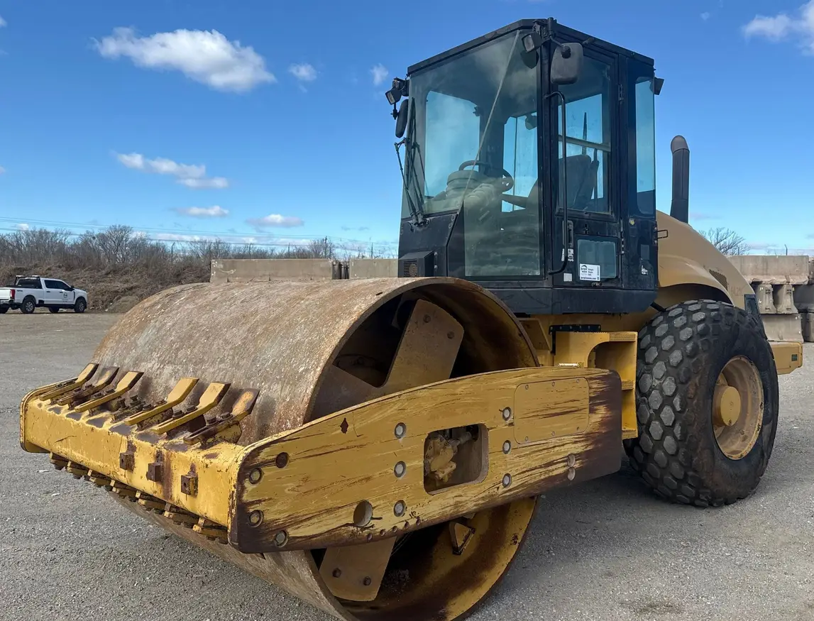 2007 Caterpillar CS563 single drum vibratory roller