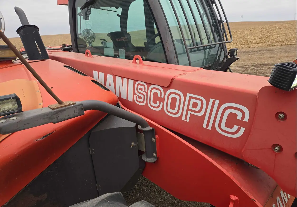 2010 Manitou MLT735 telehandler