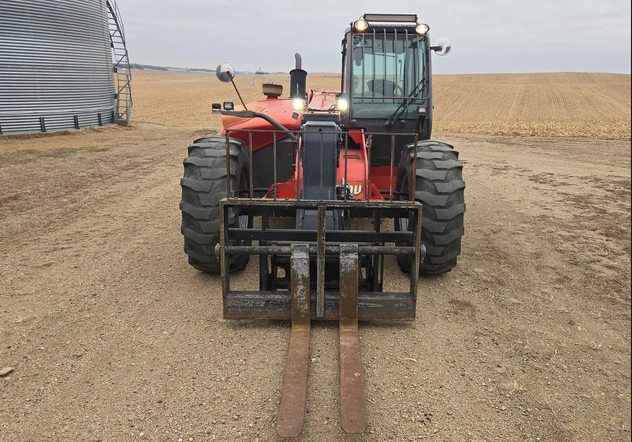 2010 Manitou MLT735 telehandler