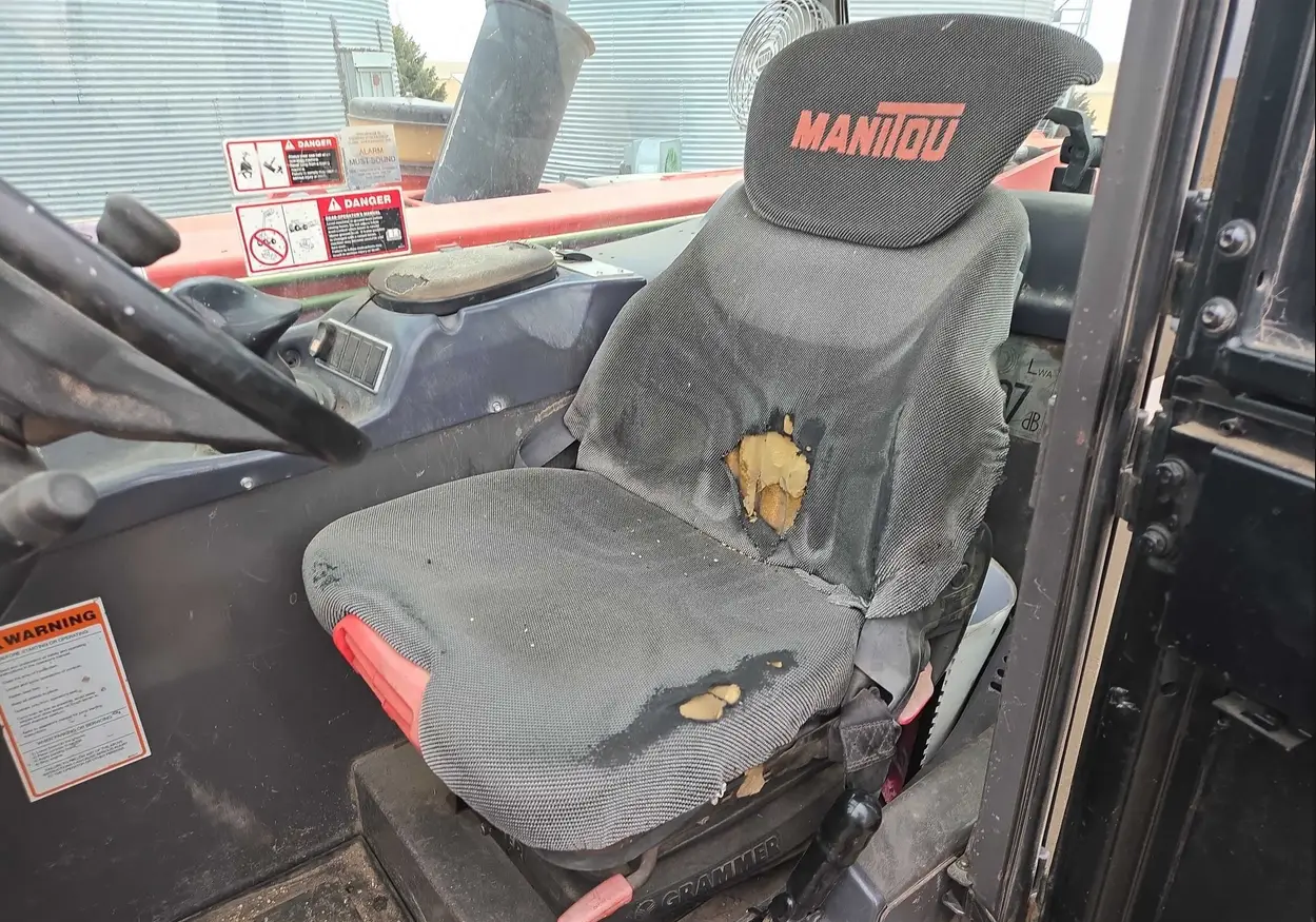 2010 Manitou MLT735 telehandler