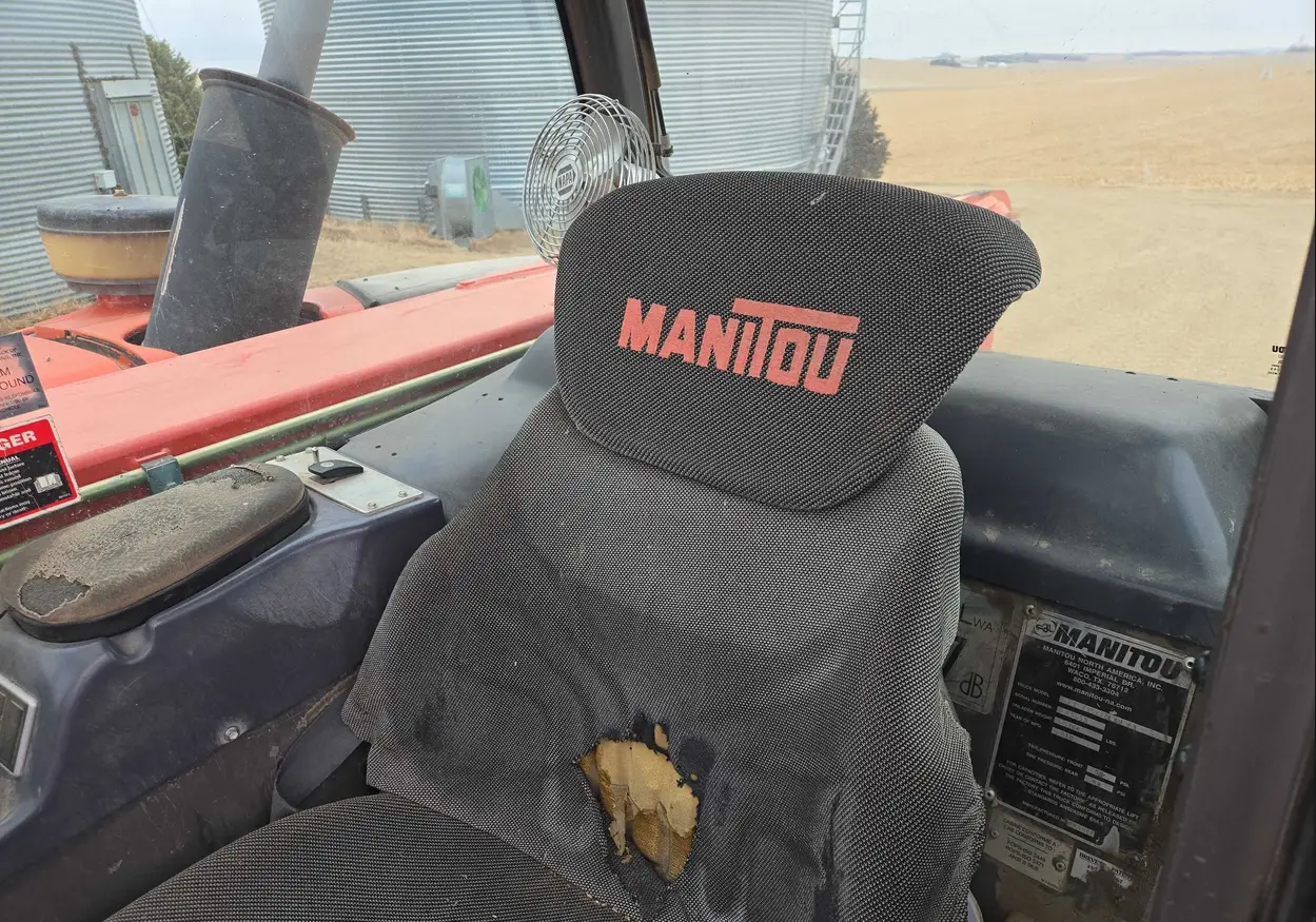 2010 Manitou MLT735 telehandler