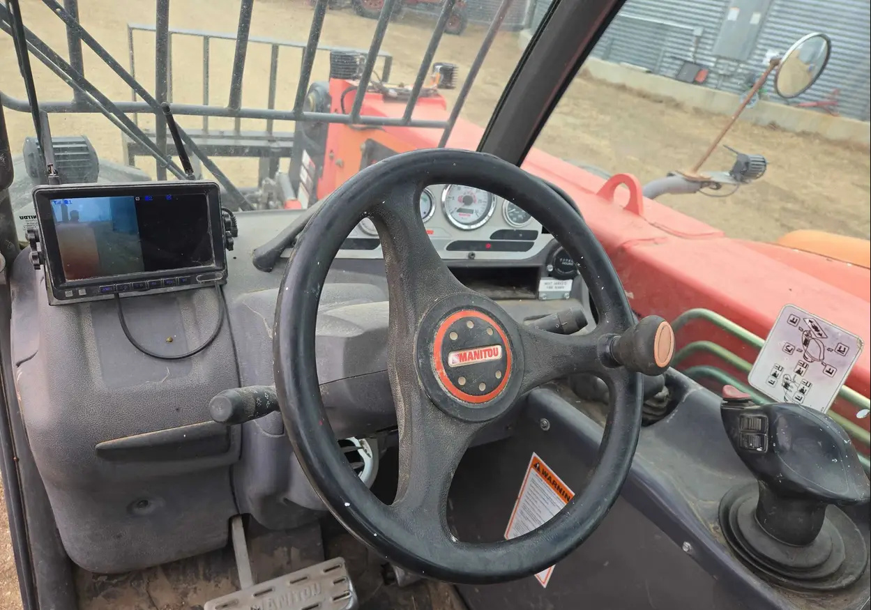 2010 Manitou MLT735 telehandler
