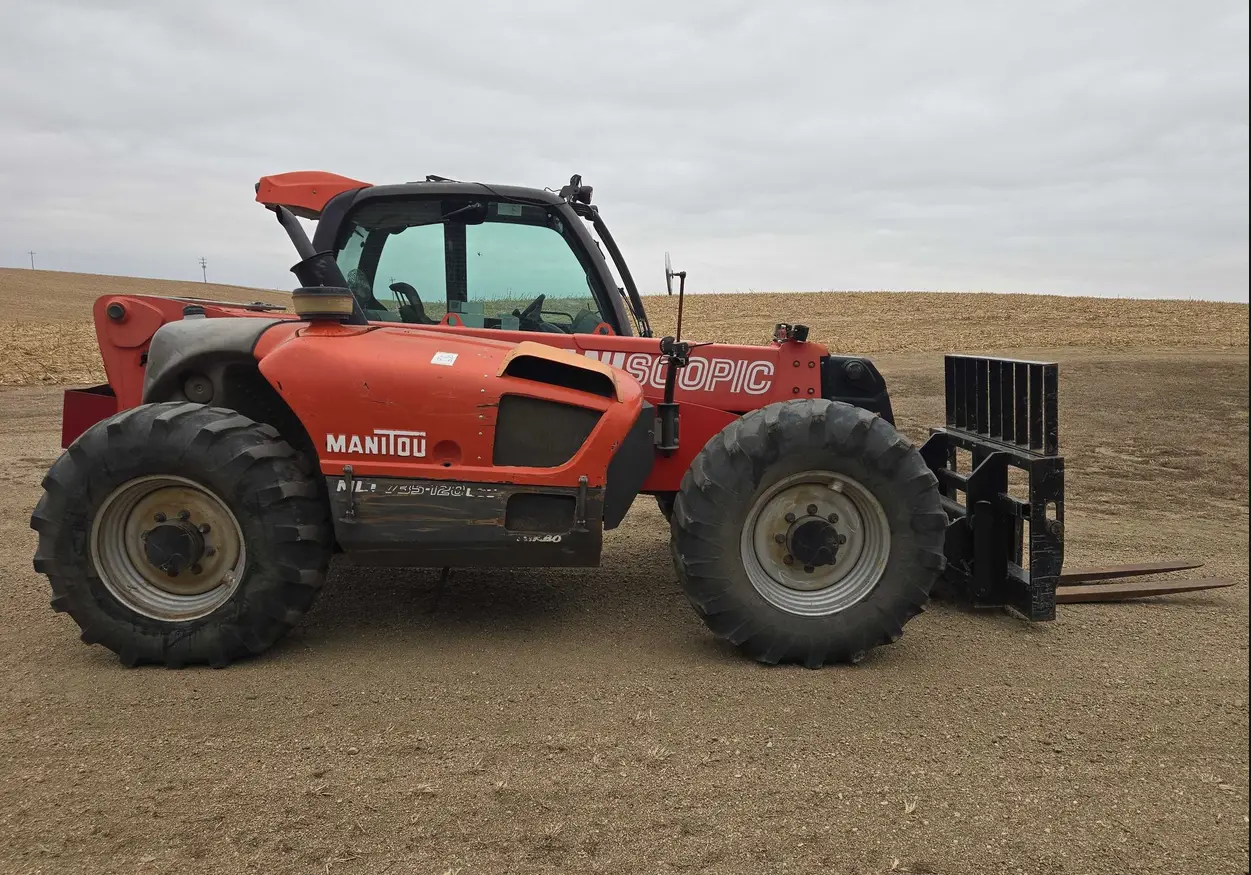 2010 Manitou MLT735 telehandler