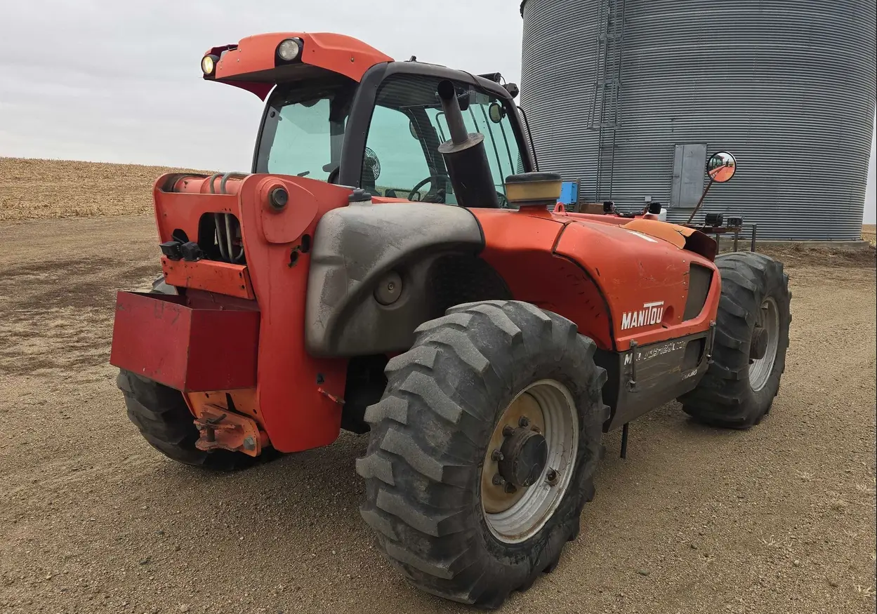 2010 Manitou MLT735 telehandler