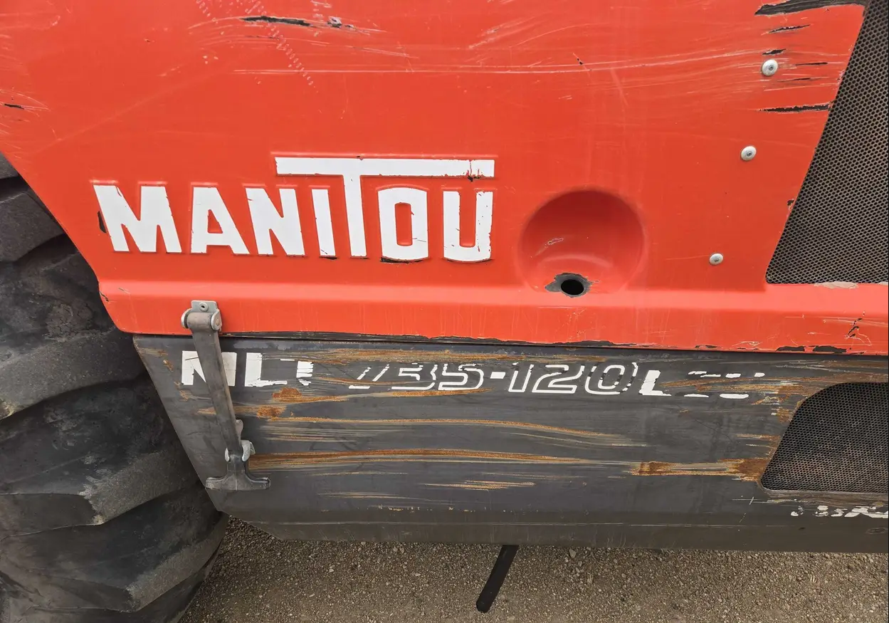 2010 Manitou MLT735 telehandler