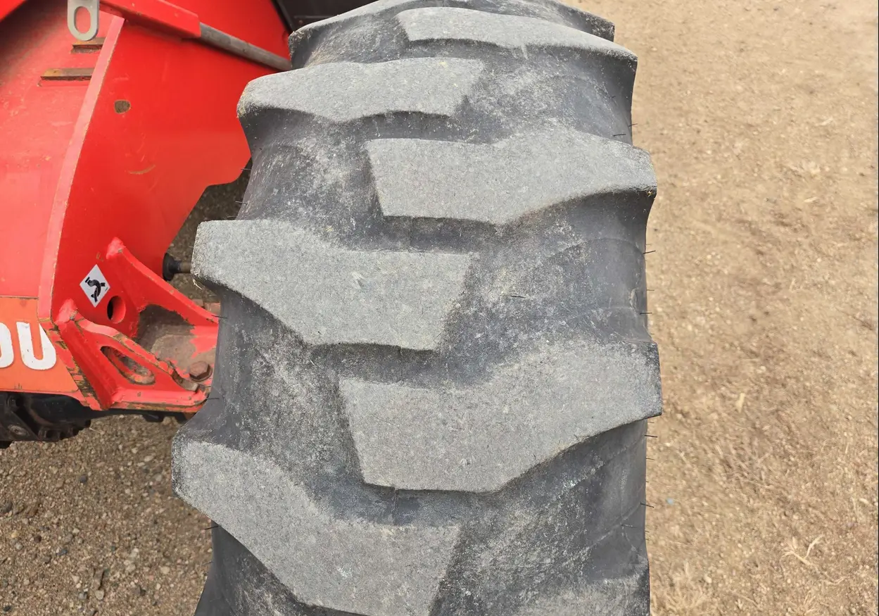 2010 Manitou MLT735 telehandler