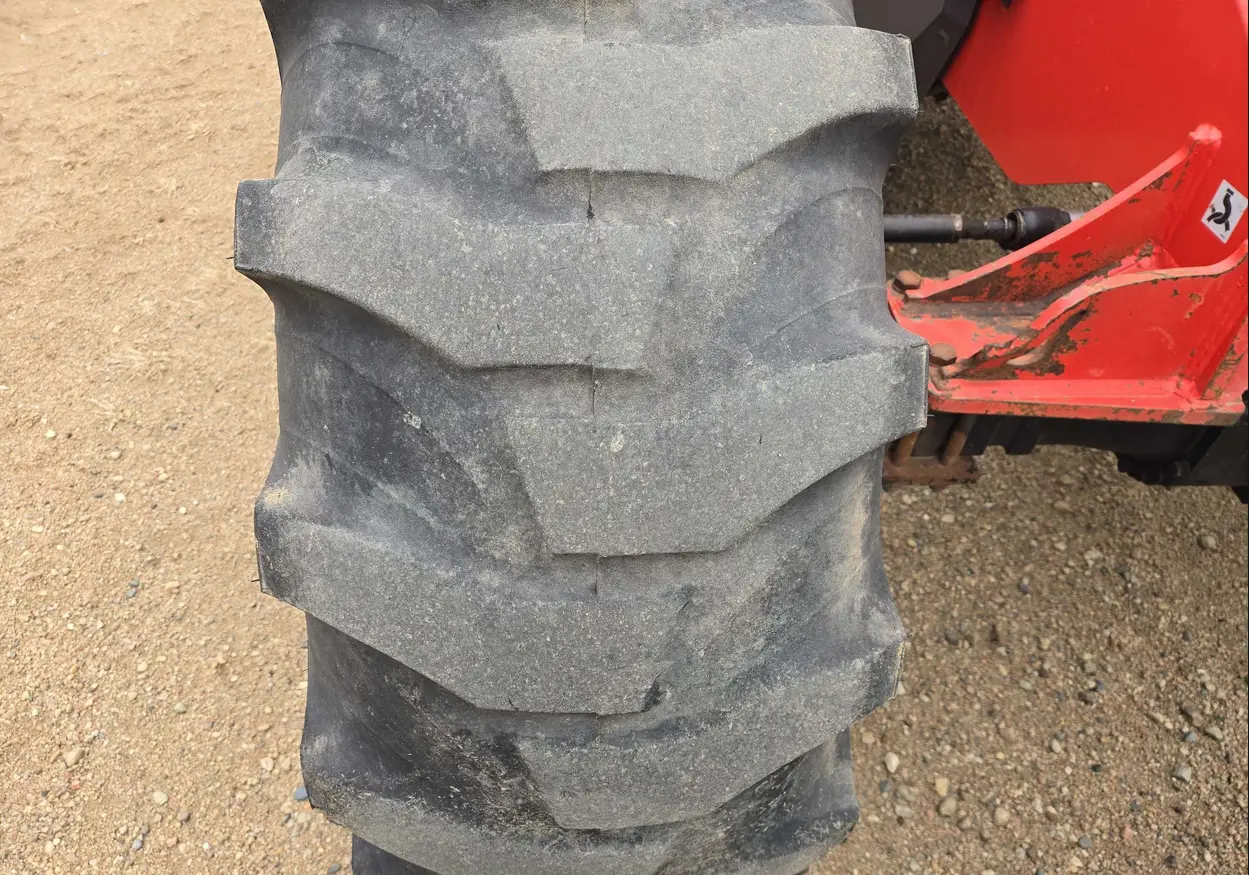 2010 Manitou MLT735 telehandler