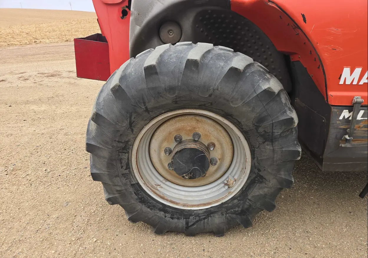 2010 Manitou MLT735 telehandler