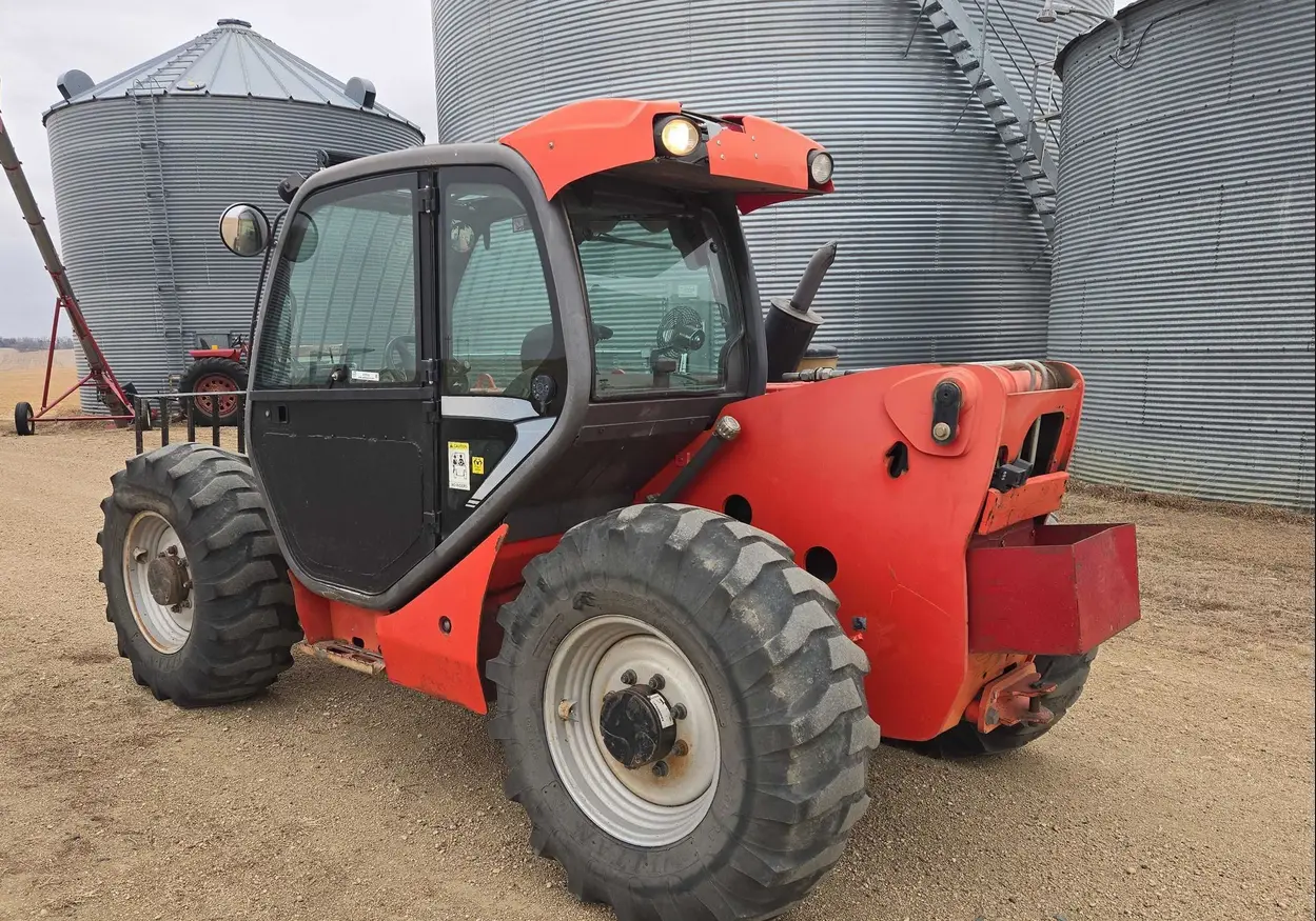 2010 Manitou MLT735 telehandler