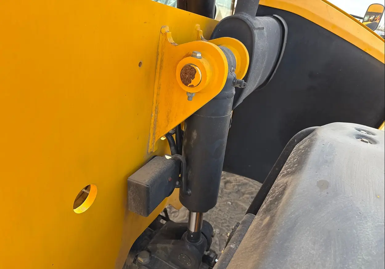 2014 JCB 507-42 telehandler