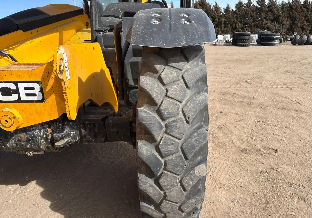 2014 JCB 507-42 telehandler