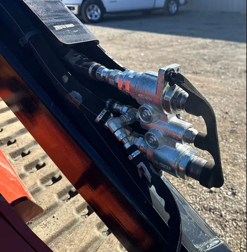 2022 Ditch Witch SK3000 compact utility loader
