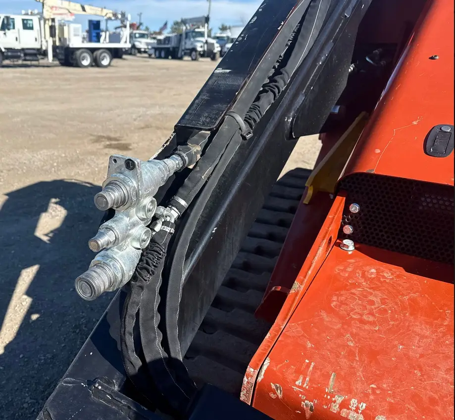 2022 Ditch Witch SK3000 compact utility loader