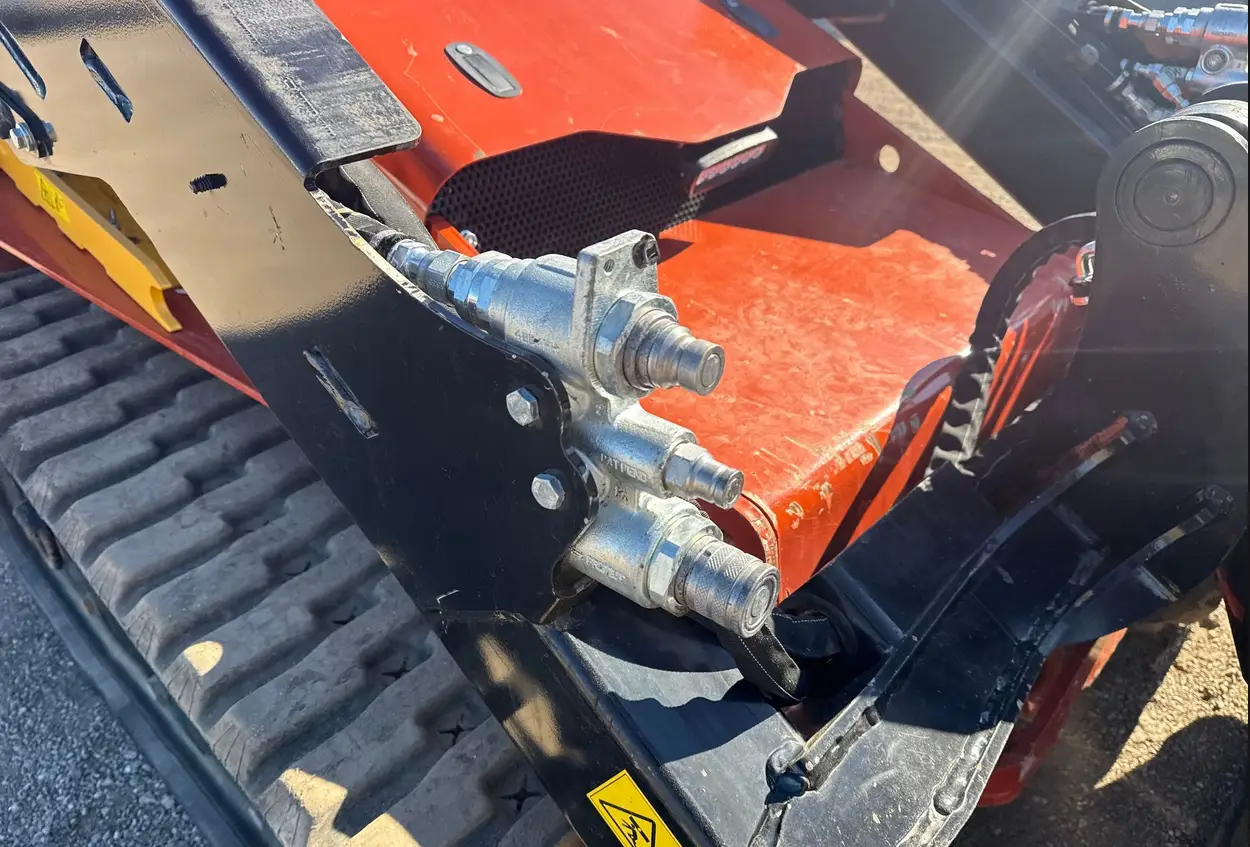 2022 Ditch Witch SK3000 compact utility loader