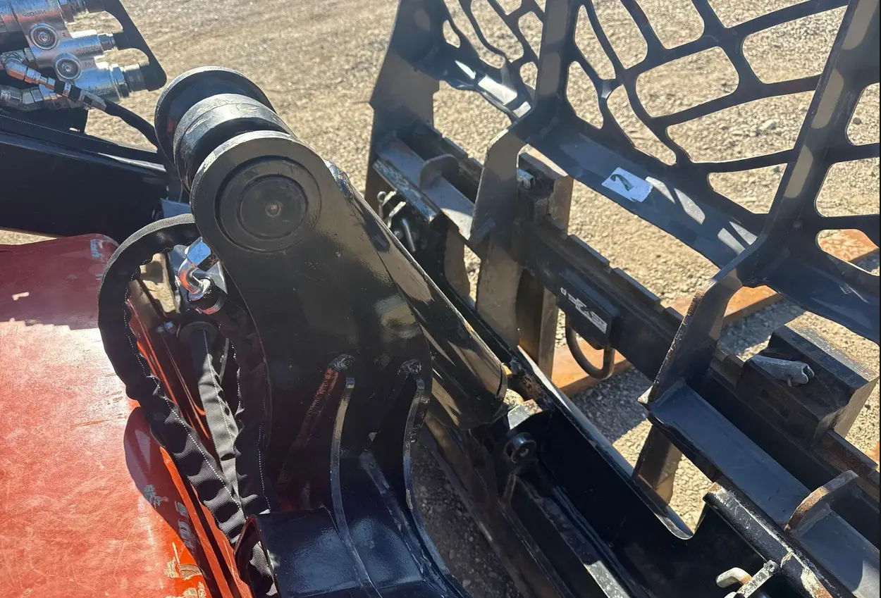 2022 Ditch Witch SK3000 compact utility loader