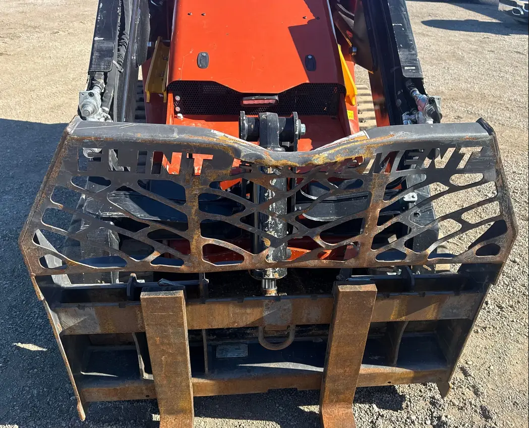 2022 Ditch Witch SK3000 compact utility loader
