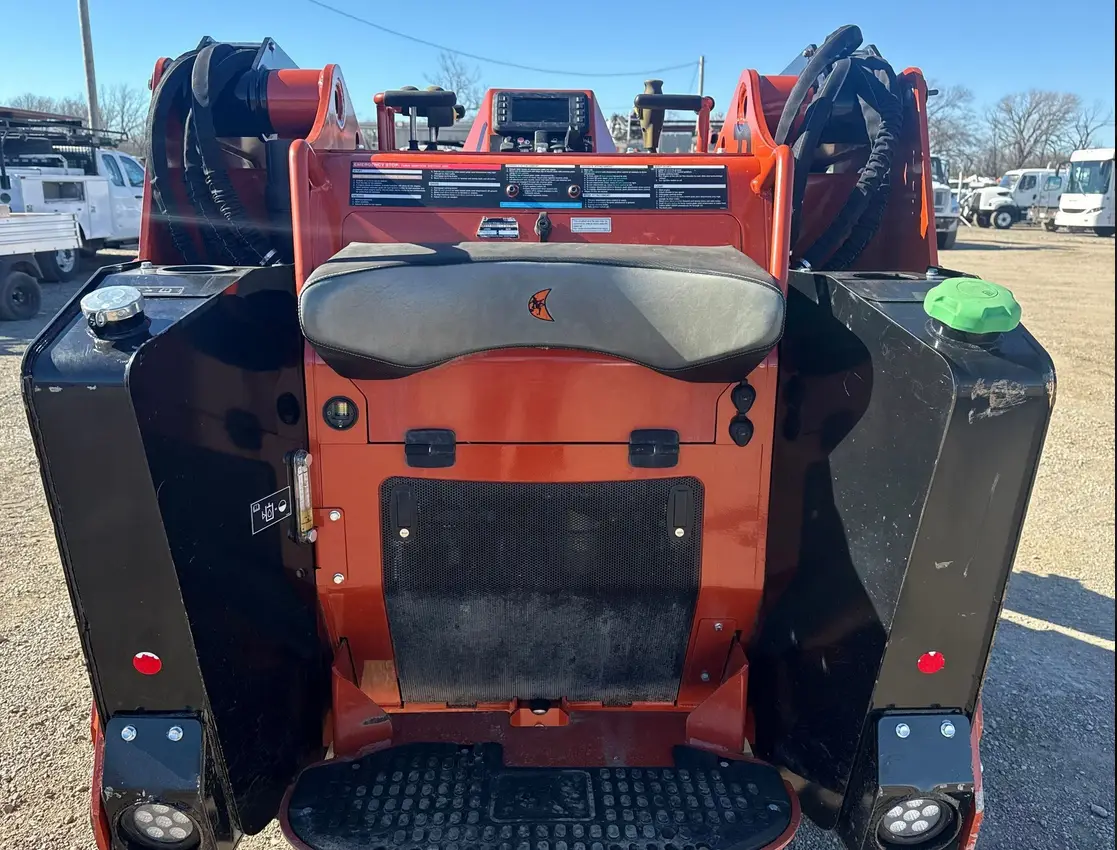 2022 Ditch Witch SK3000 compact utility loader