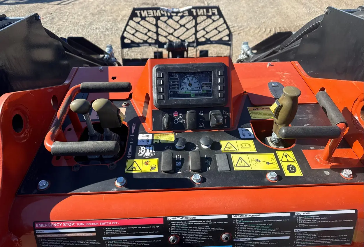 2022 Ditch Witch SK3000 compact utility loader