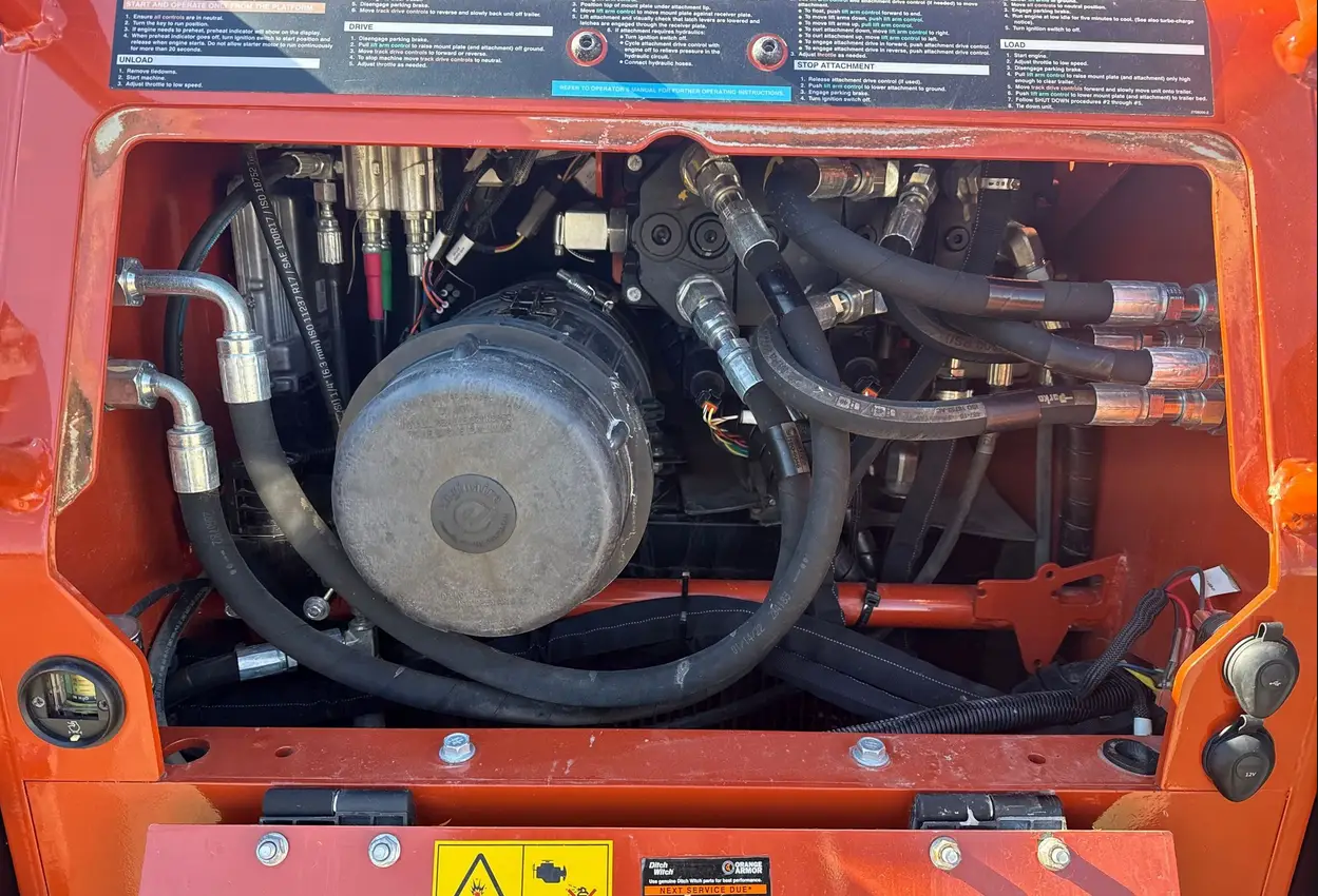 2022 Ditch Witch SK3000 compact utility loader