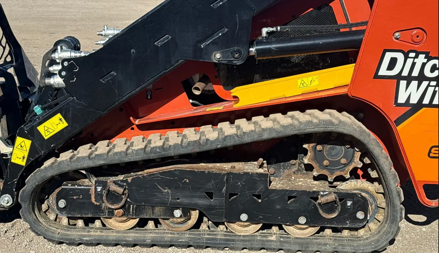 2022 Ditch Witch SK3000 compact utility loader