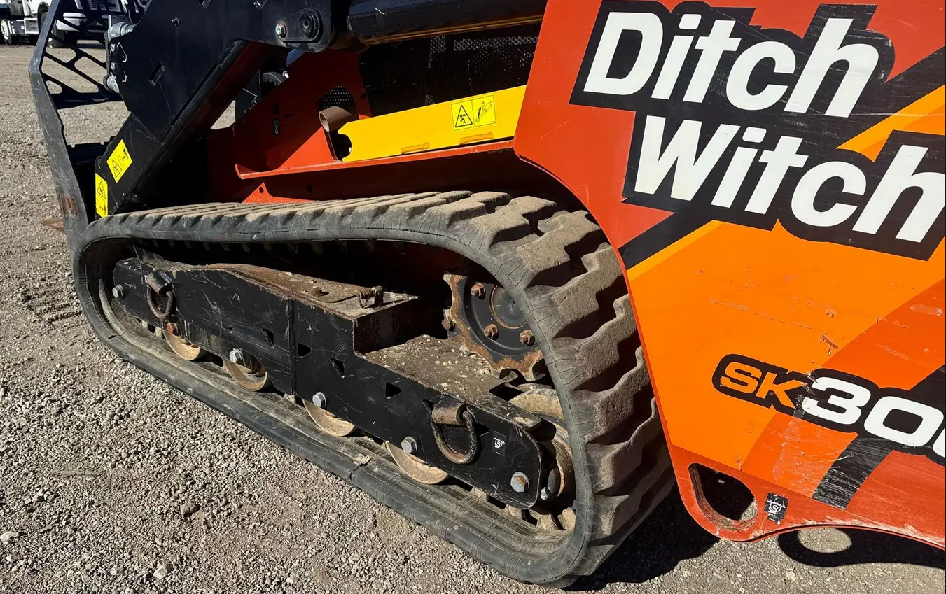 2022 Ditch Witch SK3000 compact utility loader