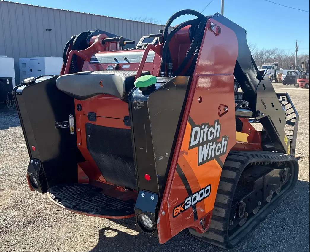 2022 Ditch Witch SK3000 compact utility loader