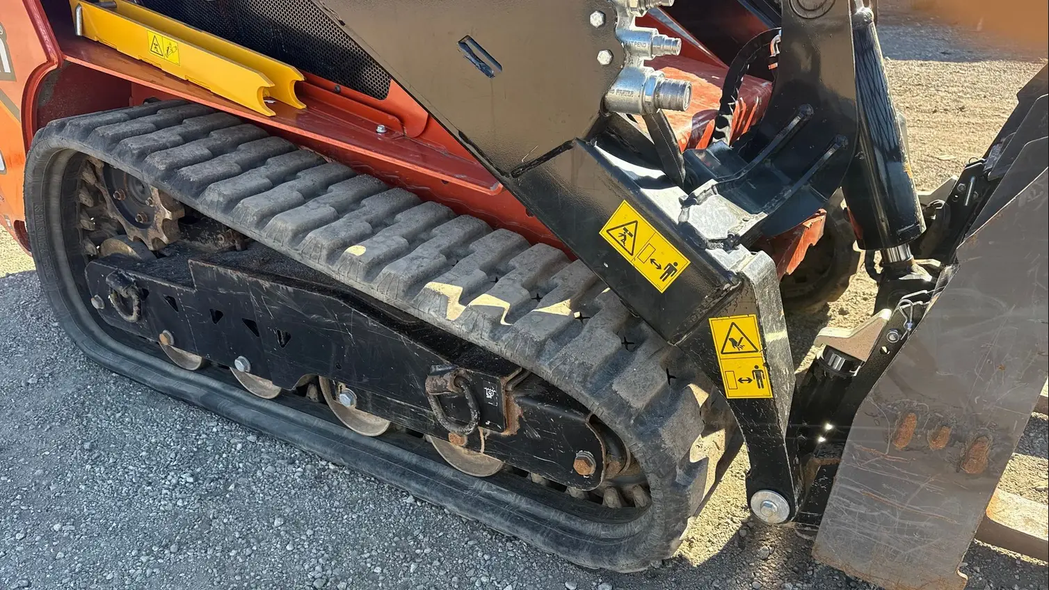 2022 Ditch Witch SK3000 compact utility loader