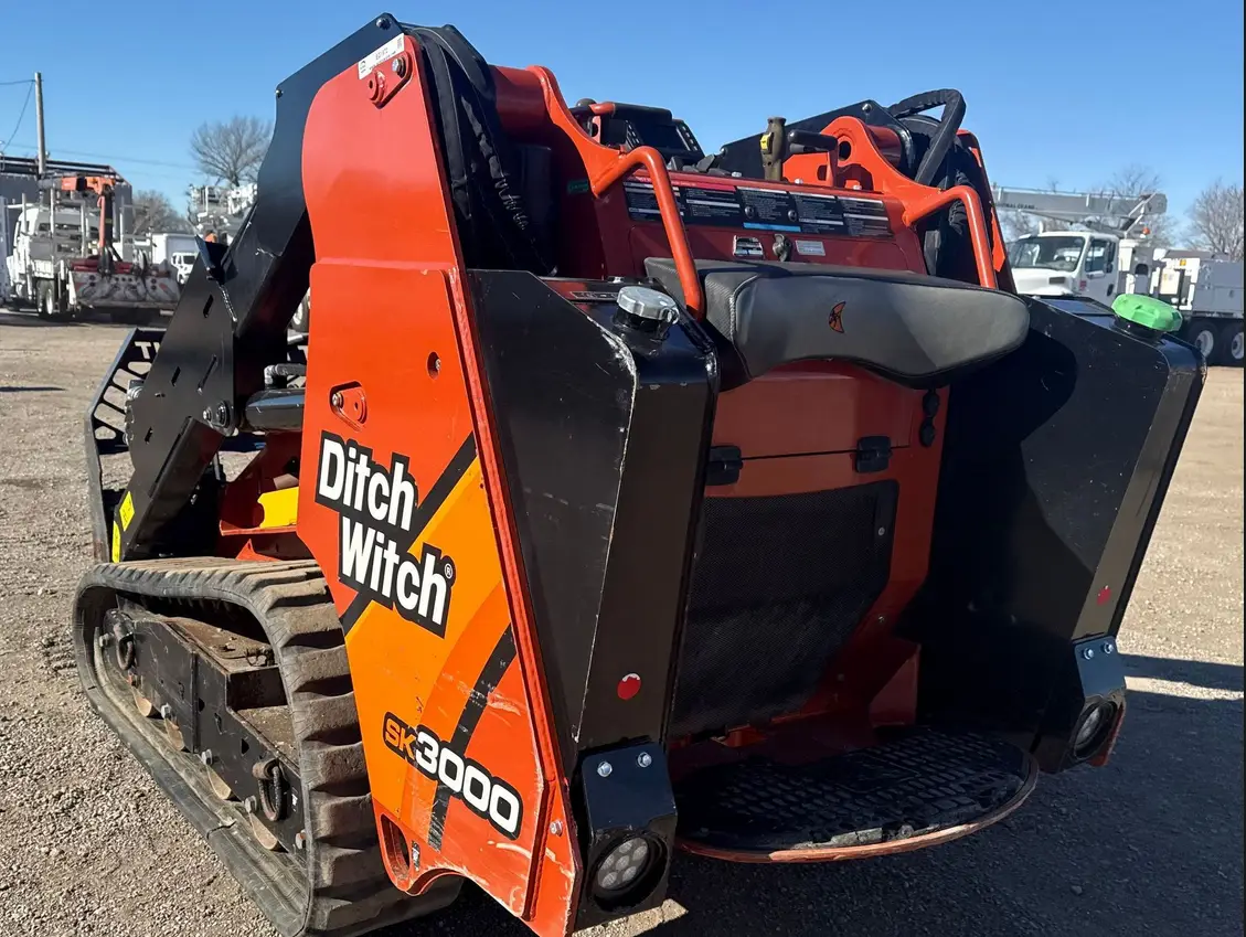 2022 Ditch Witch SK3000 compact utility loader