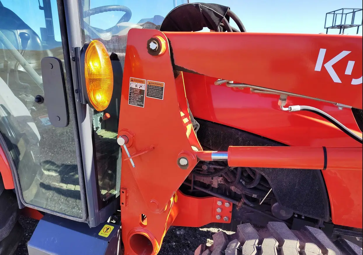 2023 Kubota MX5400HSTC MFWD tractor