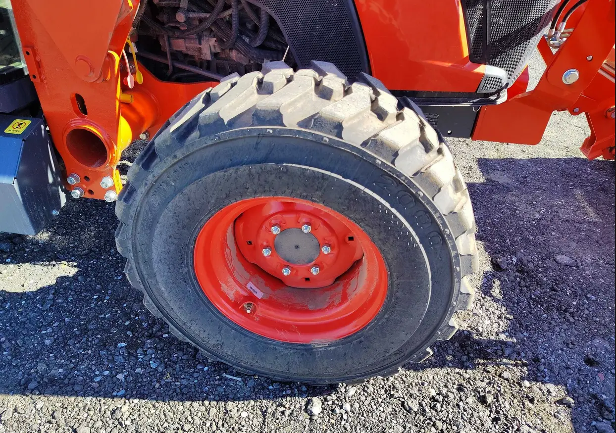 2023 Kubota MX5400HSTC MFWD tractor