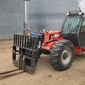 2010 Manitou MLT735 telehandler